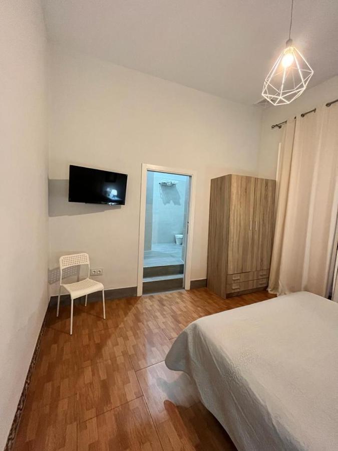 Pension Bienvenido Sevilla Exterior foto